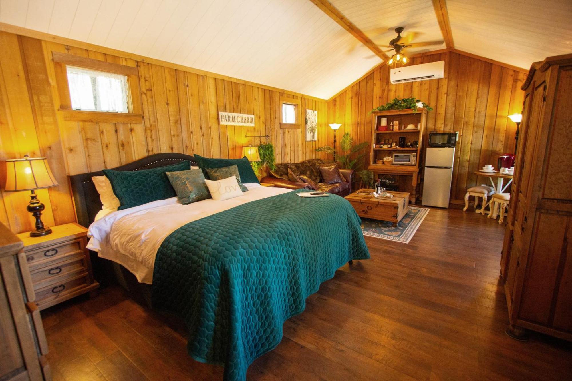 Bed and Breakfast A Barn At The Quarry Fredericksburg Esterno foto