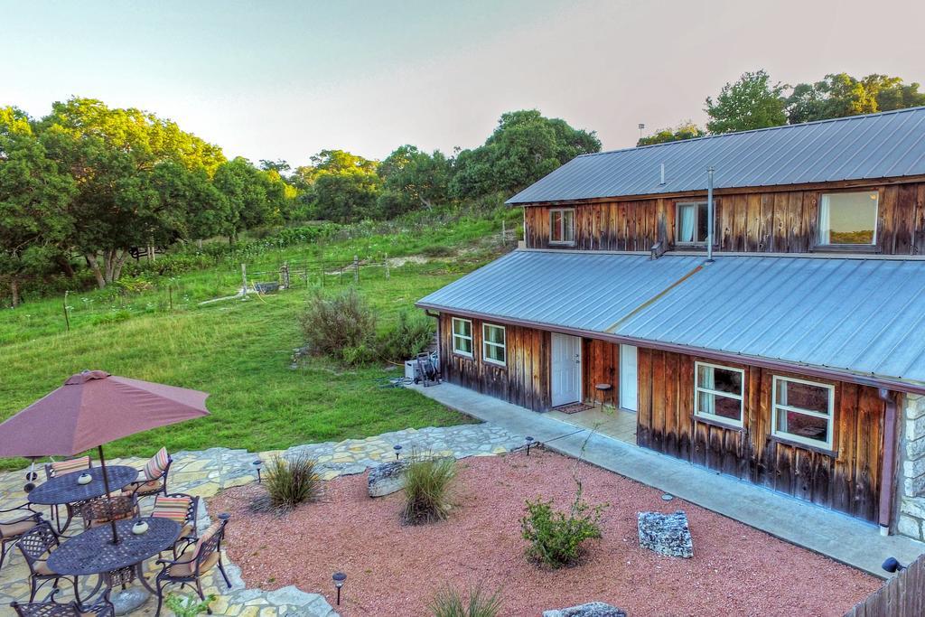 Bed and Breakfast A Barn At The Quarry Fredericksburg Esterno foto